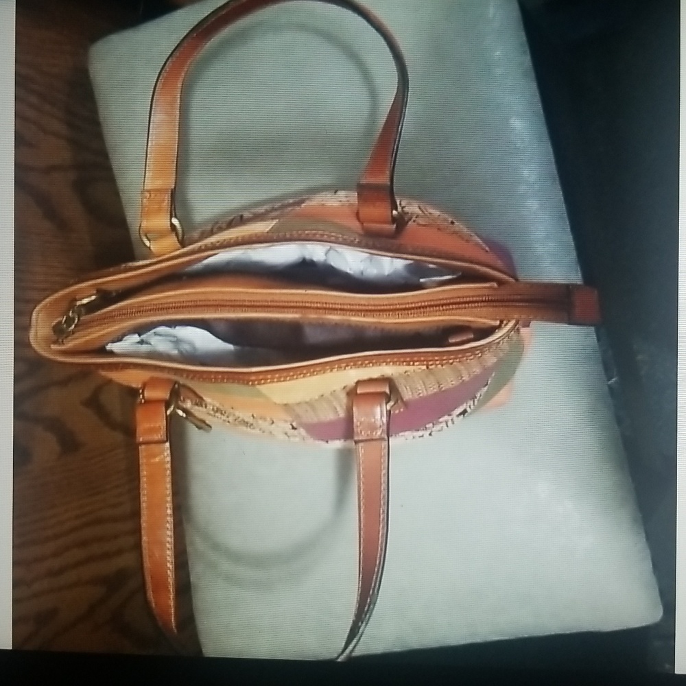 FOSSIL PATCHWORK LEATHER PURSE - Picture 4 of 17